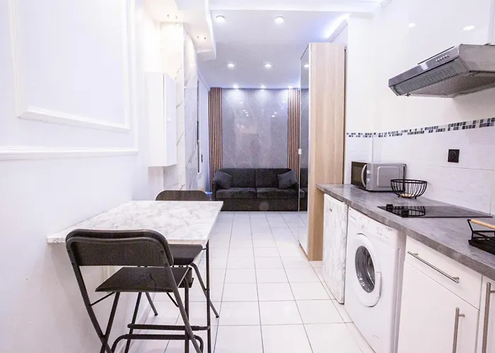 Appartement Royal carré d'or de Paris 17 eme